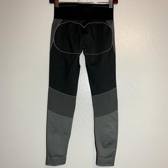 Gymshark Turbo Seamless Leggings High Rise 7/8 Length Gray Black Small - Picture 5 of 5